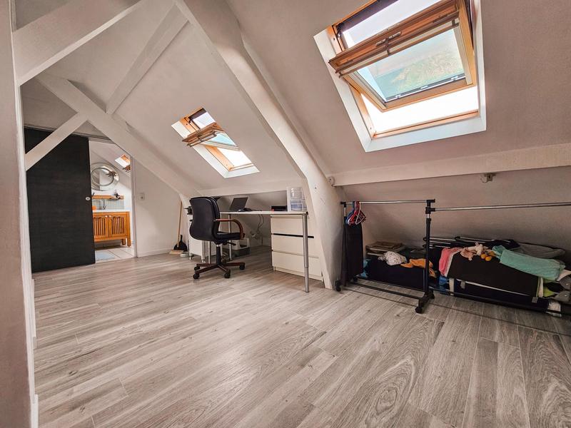 Maison - 90 m² - 6 pièces