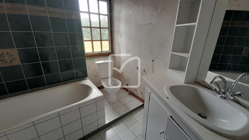 Maison - 220 m² - 7 pièces