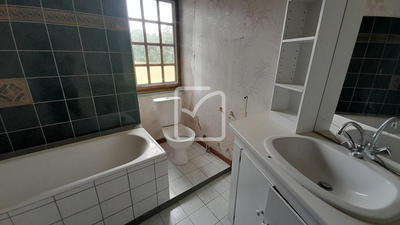 Maison - 220 m² - 7 pièces