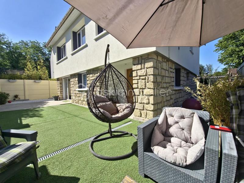 Maison - 185 m² - 7 pièces