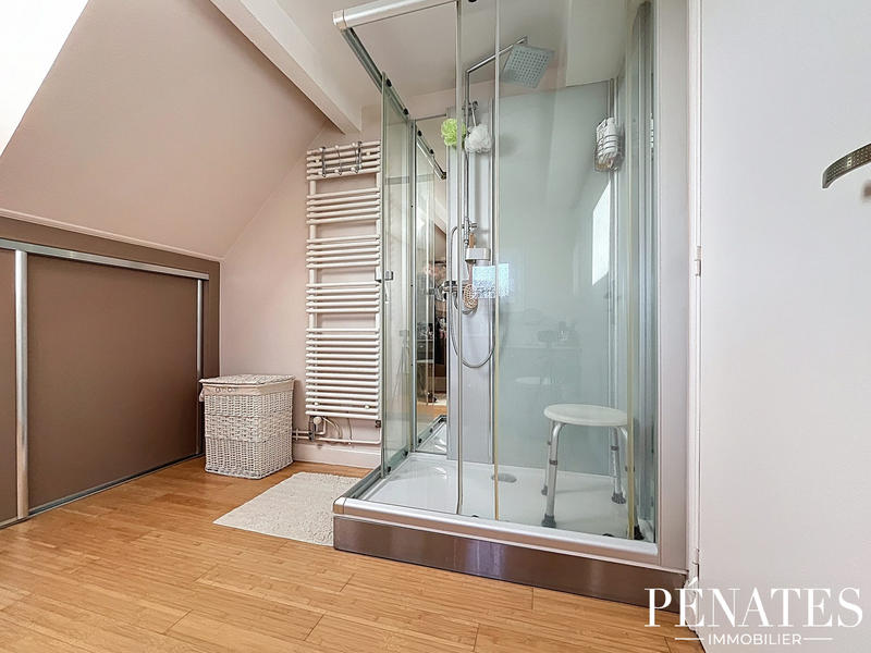 Maison - 185 m² - 6 pièces