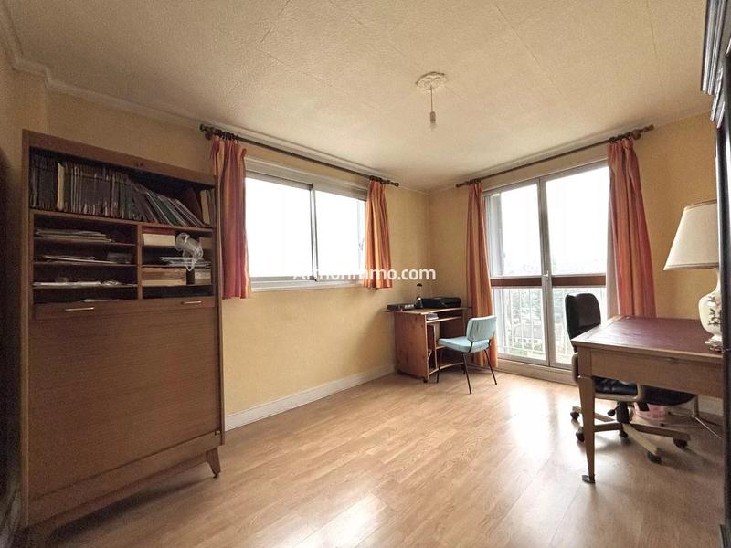 Appartement - 82 m² - 4 pièces