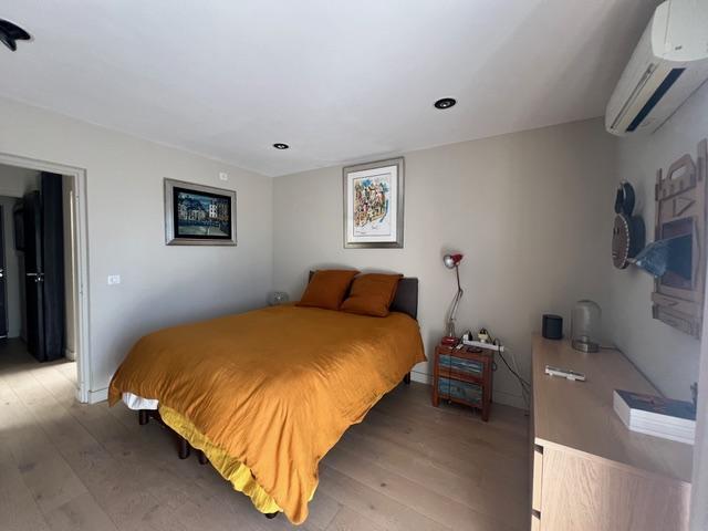 Appartement - 100 m² - 6 pièces