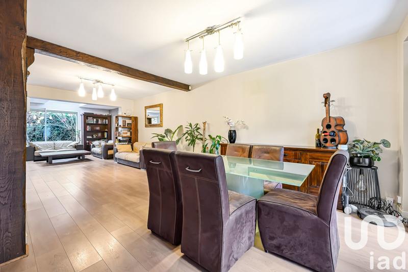 Maison - 240 m² - 11 pièces