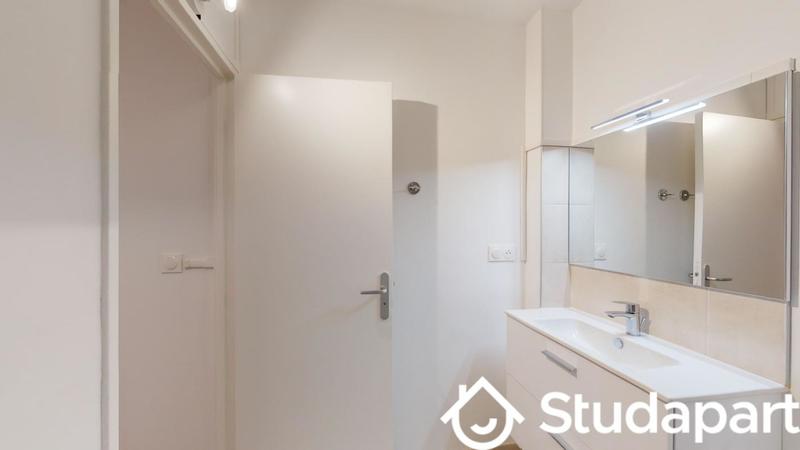 Chambre - 9 m² - 1 pièce