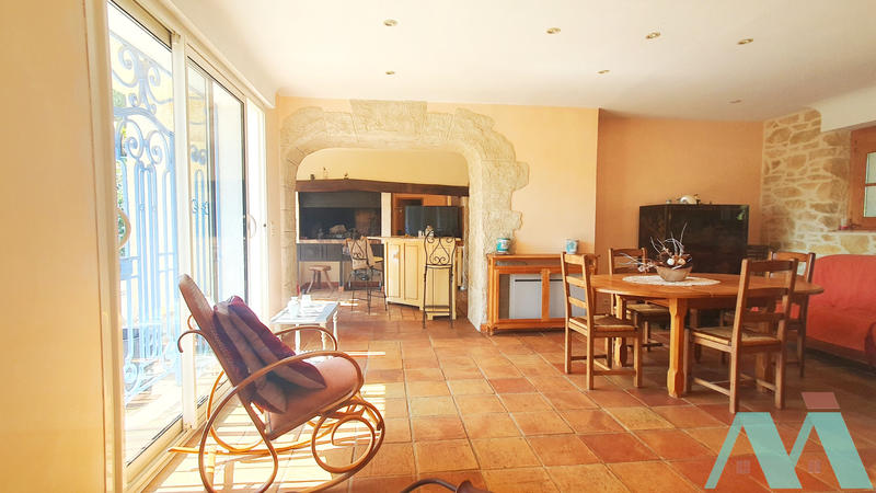 Maison - 198 m² - 7 pièces