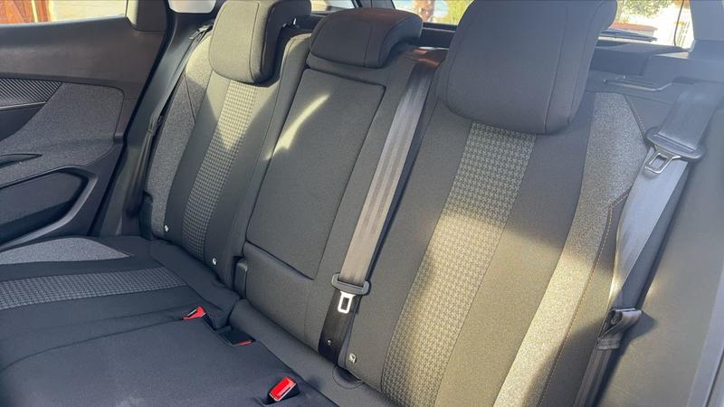 Peugeot 3008 1.5 BlueHDi 130 Active Business