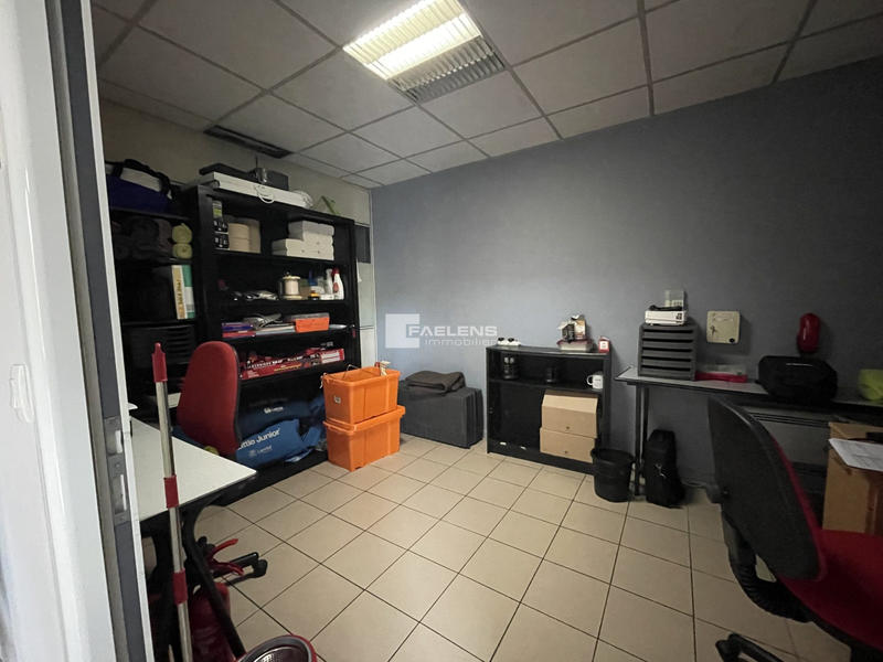 Bureau - 131 m² - 7 pièces