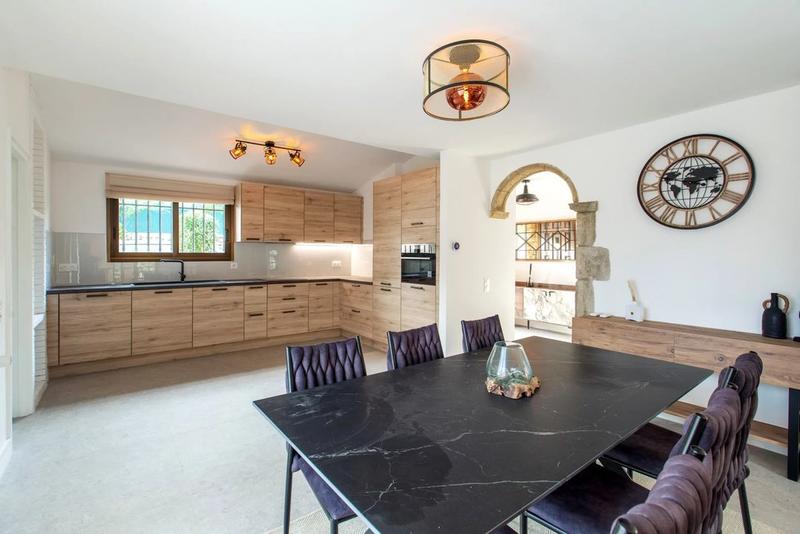 Maison - 170 m² - 7 pièces