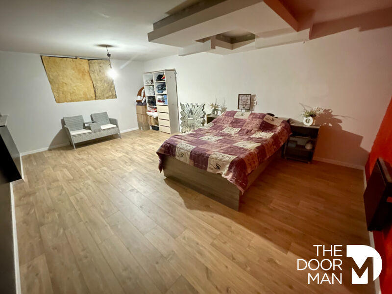 Maison - 198 m² - 8 pièces