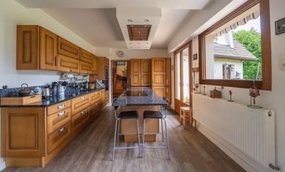 Maison - 243 m² - 9 pièces