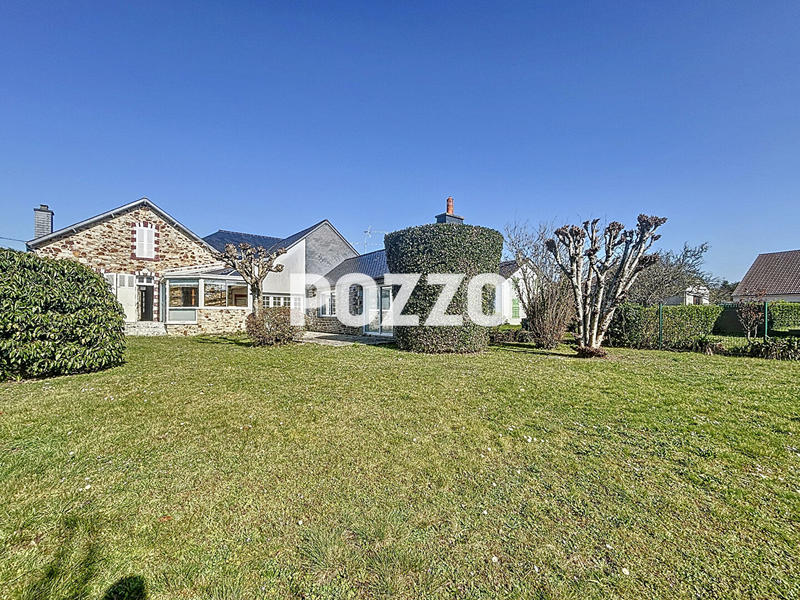 Maison - 189 m² - 9 pièces