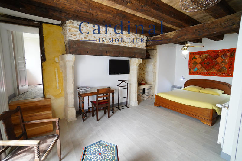 Maison - 450 m² - 11 pièces