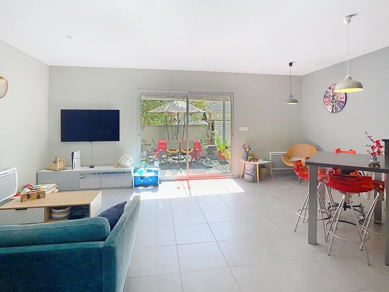 Maison - 97 m² - 5 pièces