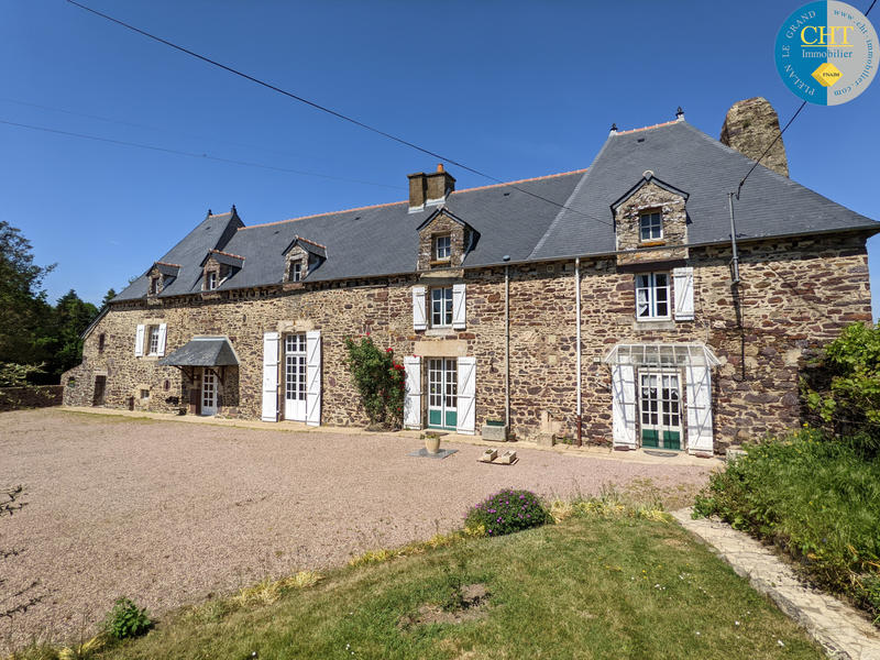 Maison - 228 m² - 12 pièces