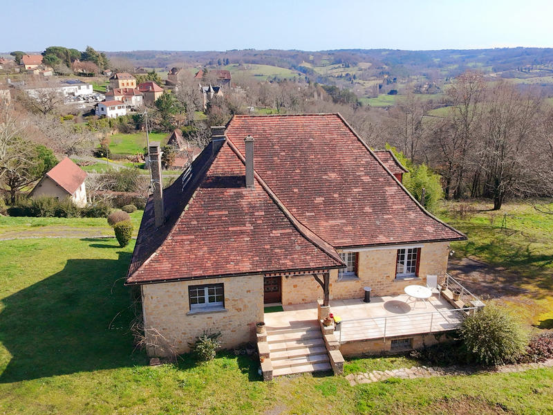 Maison - 244 m² - 8 pièces