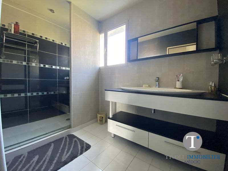 Maison traditionnelle - 140 m² - 6 pièces