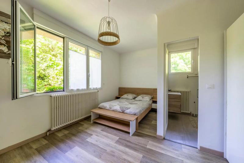 Maison - 237 m² - 7 pièces