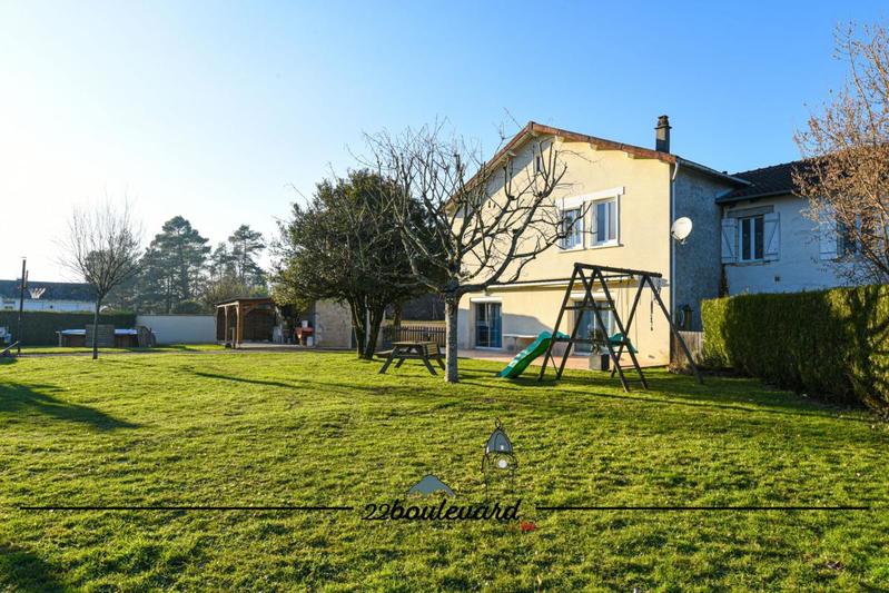 Maison - 196 m² - 8 pièces