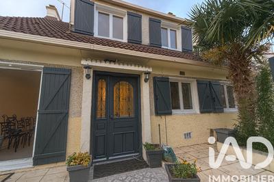 Maison - 142 m² - 8 pièces