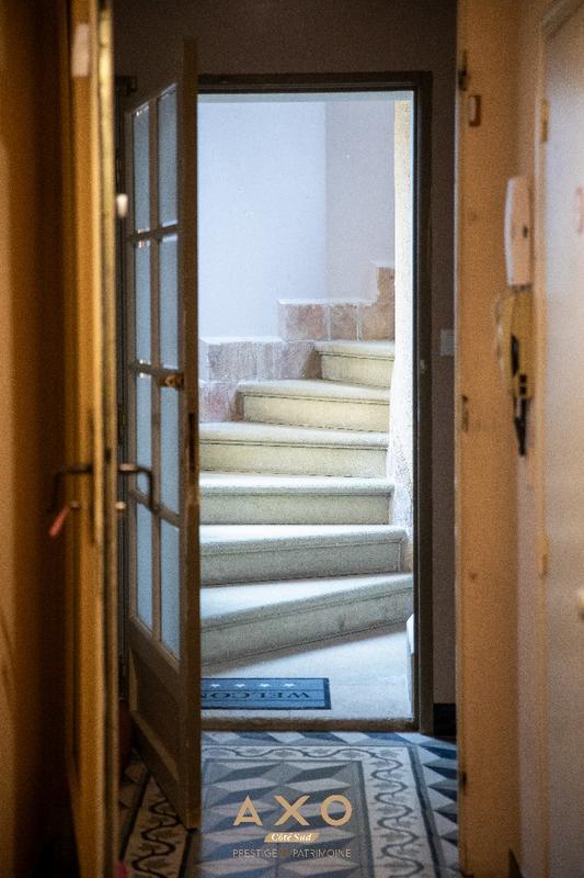 Demeure - 1 020 m² - 33 pièces