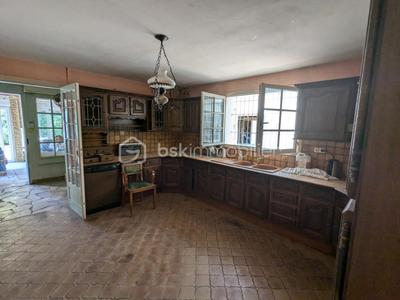 Maison traditionnelle - 250 m² - 11 pièces