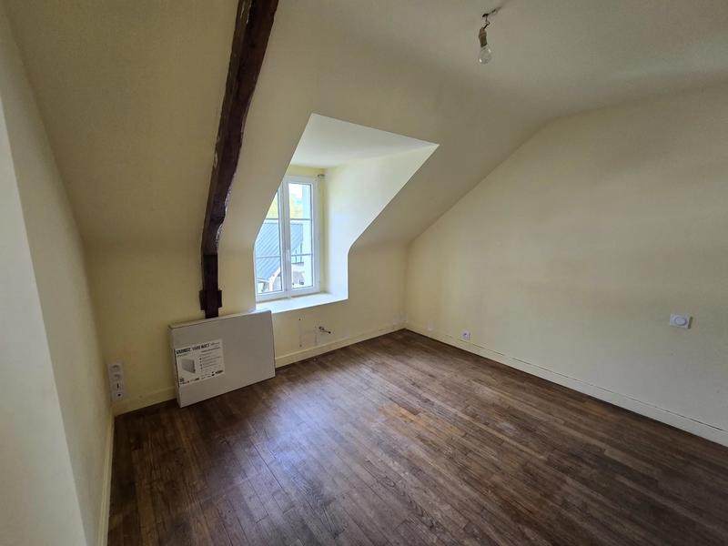 Maison - 215 m² - 12 pièces