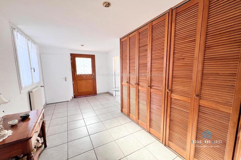 Maison traditionnelle - 222 m² - 7 pièces