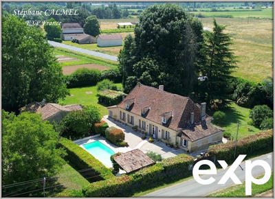 Maison - 305 m² - 14 pièces