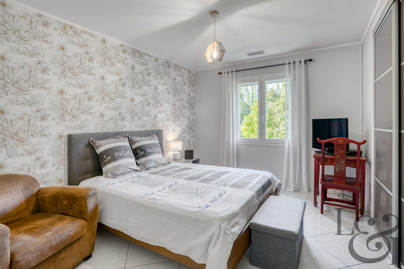 Maison - 182 m² - 7 pièces