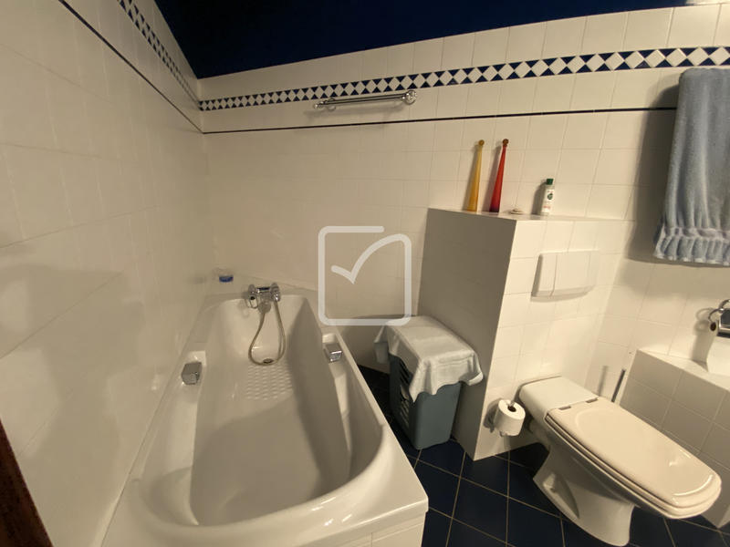 Maison - 298 m² - 12 pièces