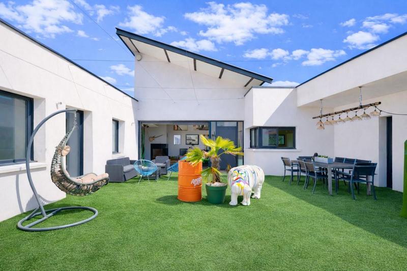 Propriété - 169 m² - 7 pièces