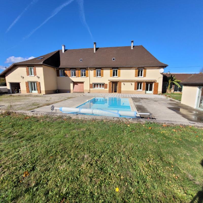 Maison - 253 m² - 10 pièces
