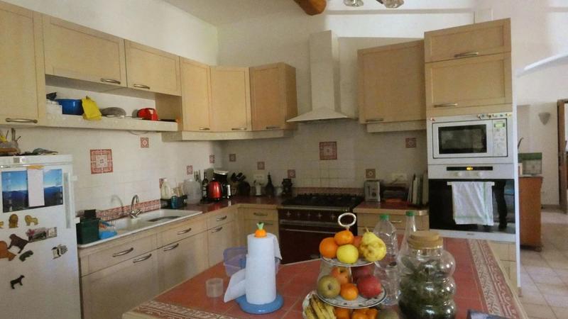 Propriété - 341 m²