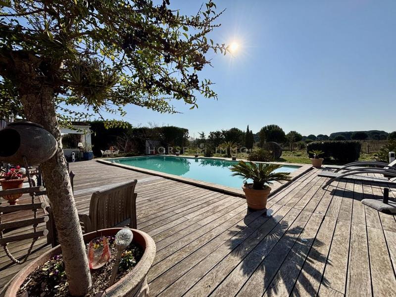 Mas - 453 m² - 20 pièces