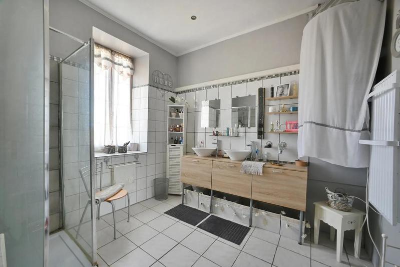 Propriété - 200 m² - 7 pièces