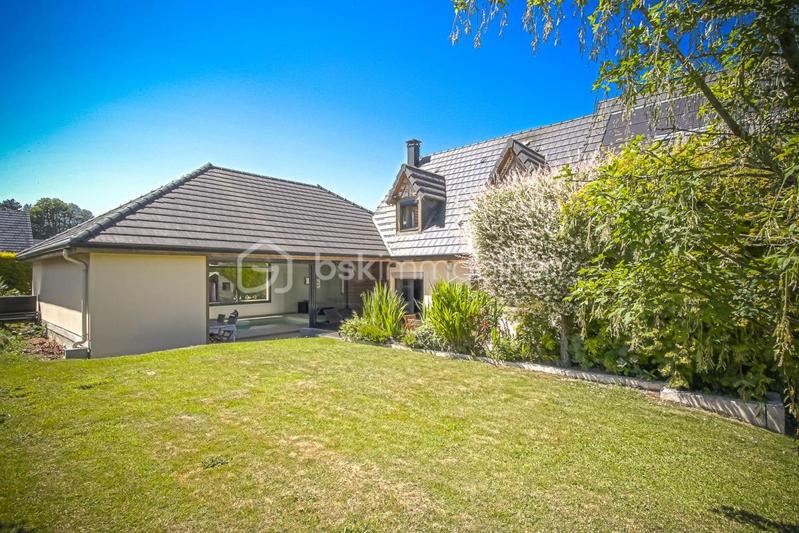 Pavillon - 200 m² - 5 pièces