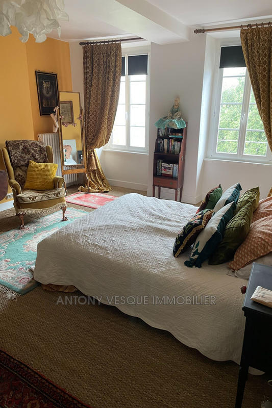 Maison - 315 m² - 6 pièces