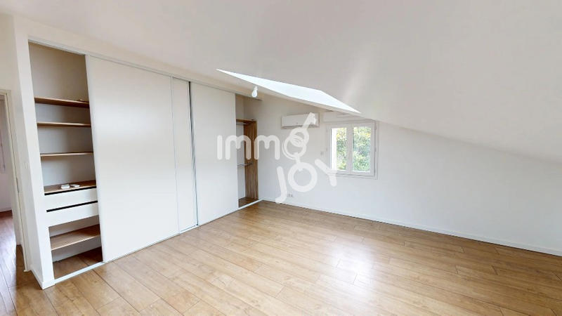 Maison - 181 m² - 8 pièces