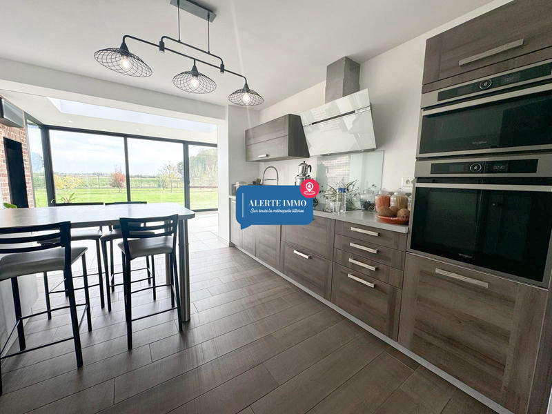 Maison - 180 m² - 5 pièces