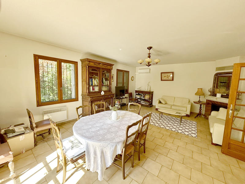 Villa - 180 m² - 8 pièces