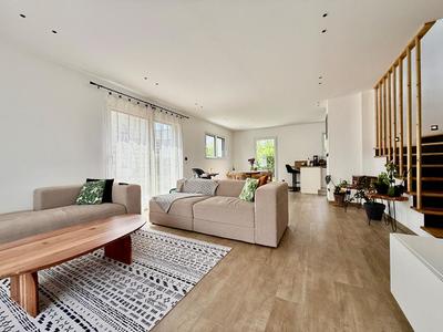 Maison - 146 m² - 6 pièces