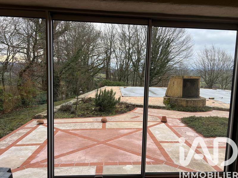 Maison - 241 m² - 9 pièces