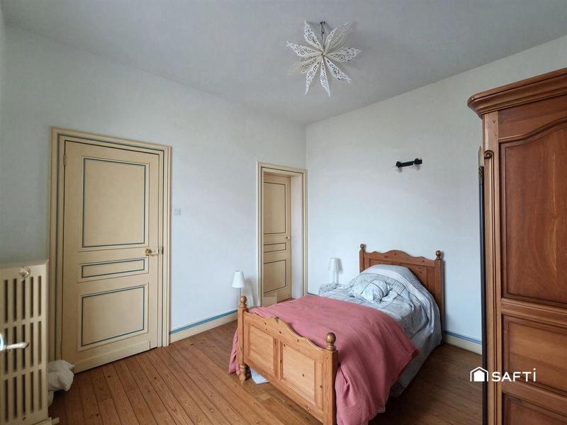 Maison - 214 m² - 8 pièces