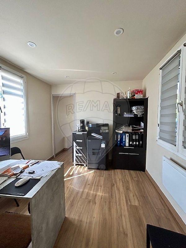 Local commercial - 320 m² - 3 pièces