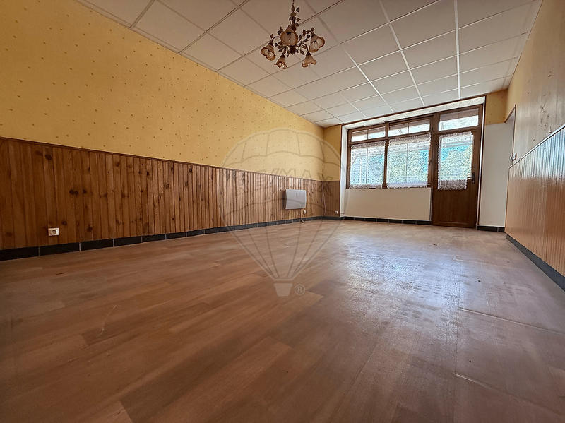 Maison - 278 m² - 9 pièces