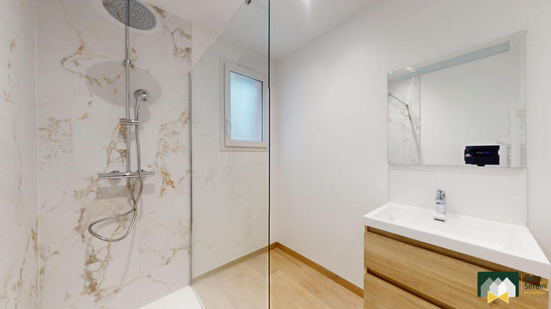 Maison - 167 m² - 8 pièces