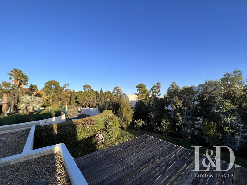 Villa - 240 m² - 7 pièces