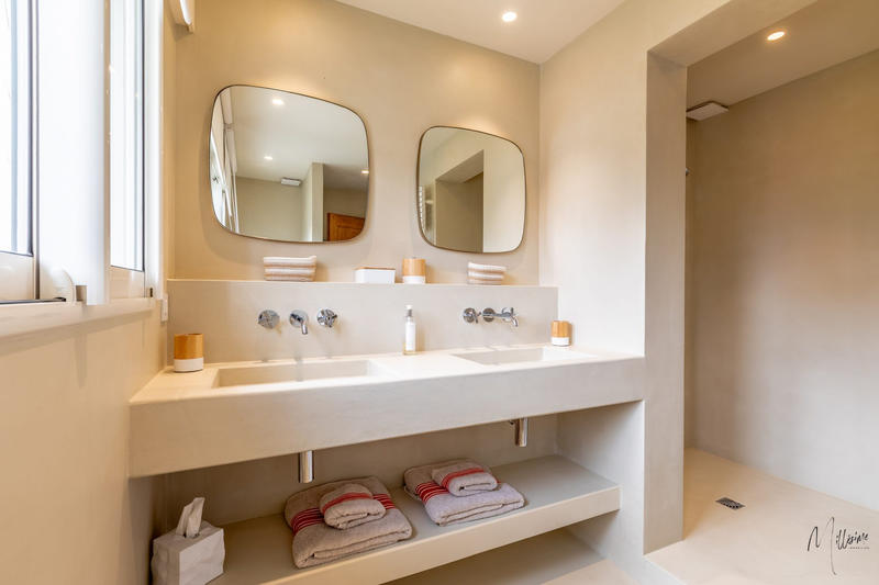 Maison - 312 m² - 8 pièces