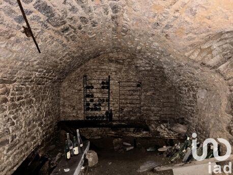 Maison - 277 m² - 8 pièces